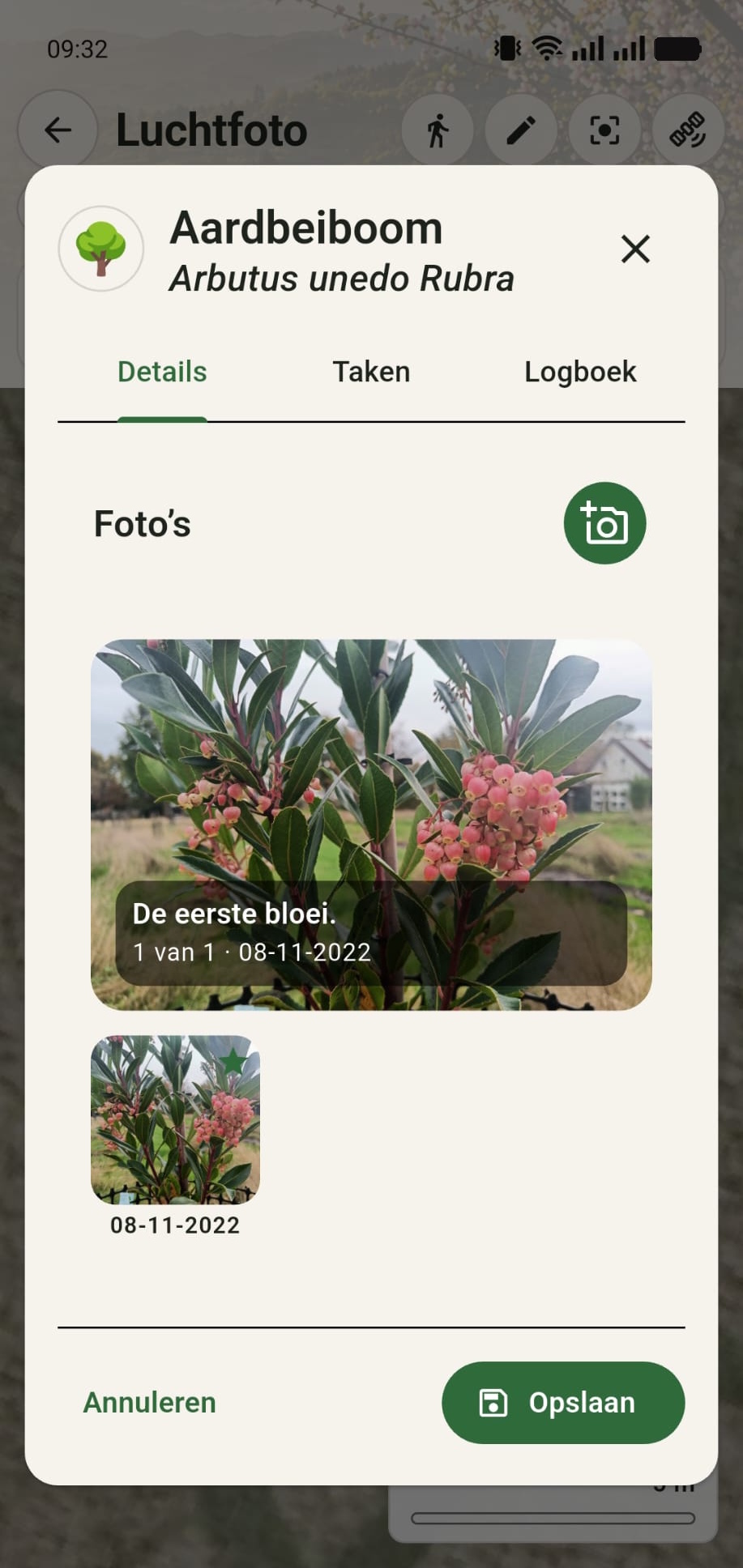 GreenPlot plantdetails met een foto van de Aardbeiboom, fotodatum en mogelijkheid voor een bijschrift